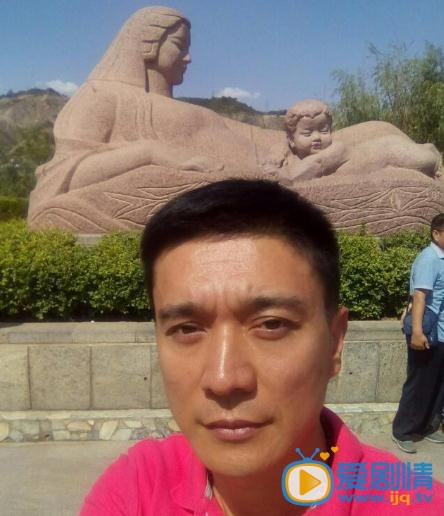 张明健生活照 张明健高清写真_张明健高清剧照