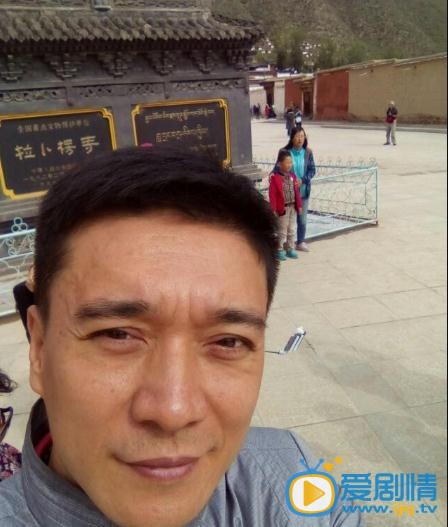 张明健生活照 张明健高清写真_张明健高清剧照