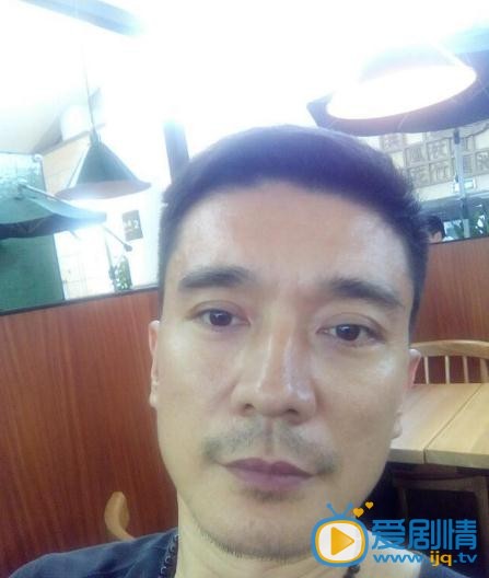 张明健生活照 张明健高清写真_张明健高清剧照