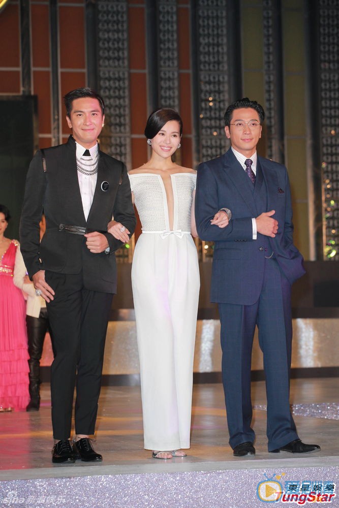 吴卓羲活动照 马国明 胡杏儿 吴卓羲 2015无线节目巡礼4日举行，逾二百名艺员出动，回巢的佘诗曼站在正中央位置，黎耀祥、马国明、胡杏儿、钟嘉欣等亮相，推介明年15套剧集和不同的节目。