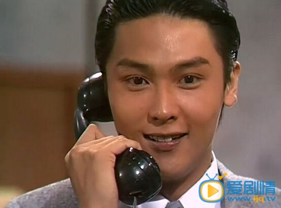 戴流苏耳环的少女剧情介绍