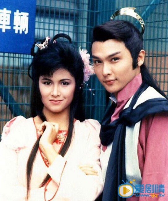 戴流苏耳环的少女剧情介绍