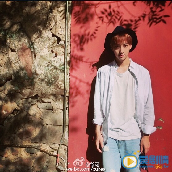 徐可帅气街拍照 徐可高清写真_徐可高清剧照