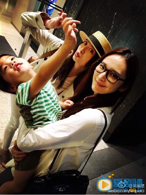 吴佩慈和女儿合影 吴佩慈高清写真_吴佩慈高清剧照
