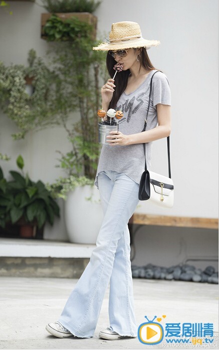 吴佩慈街拍写真 吴佩慈高清写真_吴佩慈高清剧照