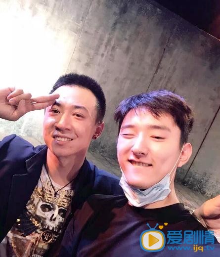 张维伊明星合照 张维伊高清写真_张维伊高清剧照