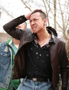 俺娘田小草牛二和冯来宝是什么关系？牛二和冯来宝是怎么认识的？