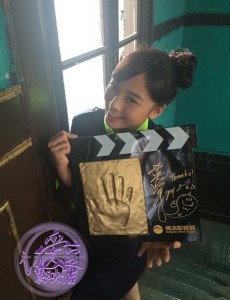 戴流苏耳环的少女将播  吴映洁获封“横店小萝莉”