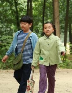 俺娘田小草小雪为何讨厌田小草？小雪最后接受田小草了吗？