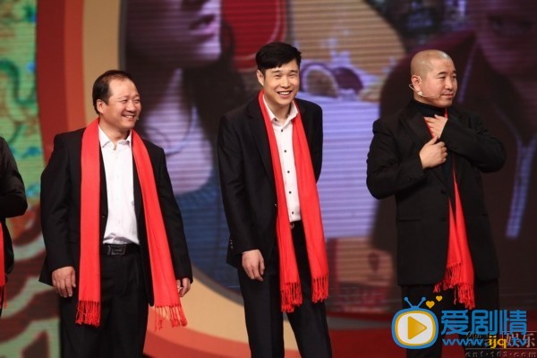 唐鉴军演出照 唐鉴军高清写真_唐鉴军高清剧照