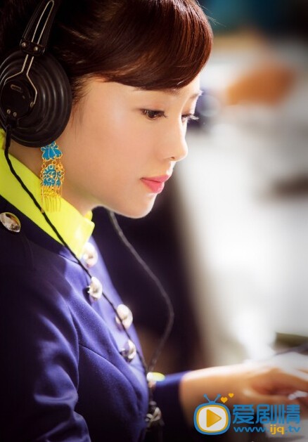 戴流苏耳环的少女中流苏耳环在哪一集出现 流苏耳环长什么样