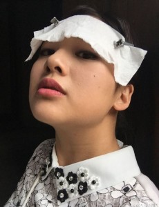 戴流苏耳环的少女幕后搞怪照大集合