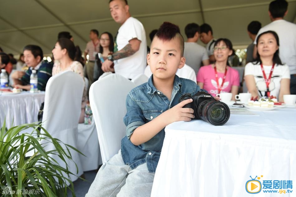 戴向宇与康康相似照 戴向宇高清写真_戴向宇高清剧照