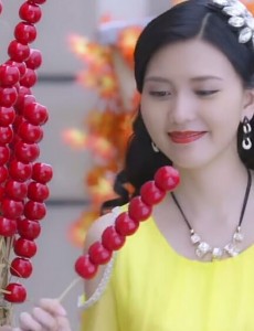 戴流苏耳环的少女穿帮镜头大集合