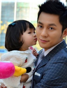 爸爸快长热播 秦丽赞李晨成熟稳重像大哥