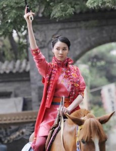 乱世书香陈丽娜戎装扛枪出场逼婚“姜武” 霸气女土匪个性闪瞎眼