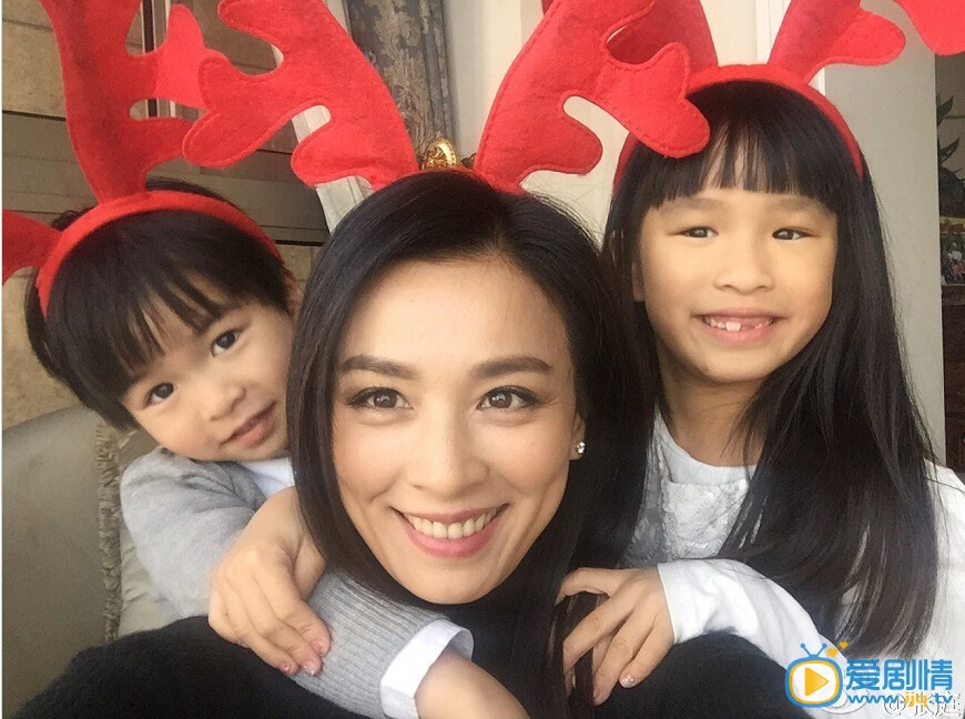 张庭搞怪表情照 张庭高清写真_张庭高清剧照