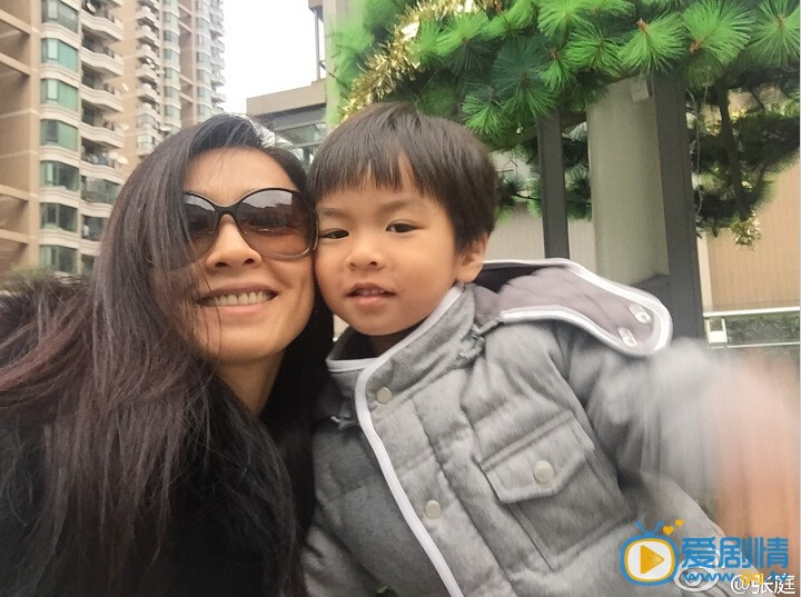 张庭搞怪表情照 张庭高清写真_张庭高清剧照