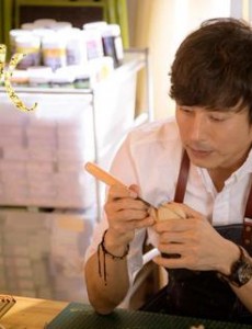 花火热播 韩在石化身古怪老板