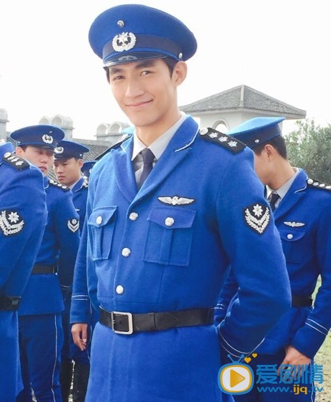 李子峰制服诱惑 李子峰高清写真_李子峰高清剧照