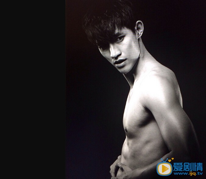 李子峰胸肌照 李子峰高清写真_李子峰高清剧照