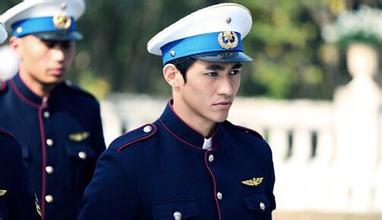 李子峰制服诱惑 李子峰高清写真_李子峰高清剧照