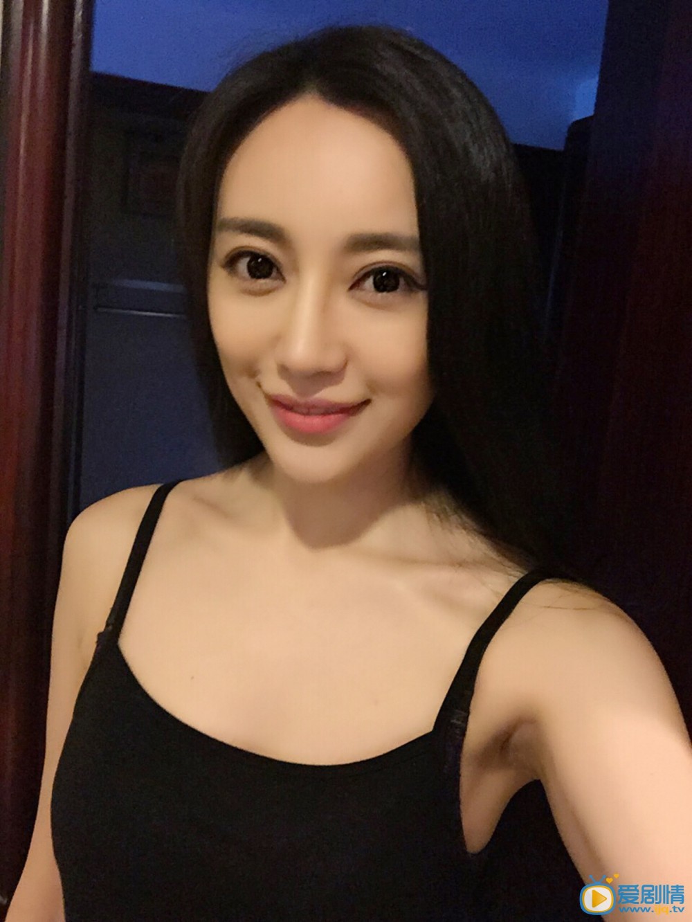 何苑生活照 何苑高清写真_何苑高清剧照