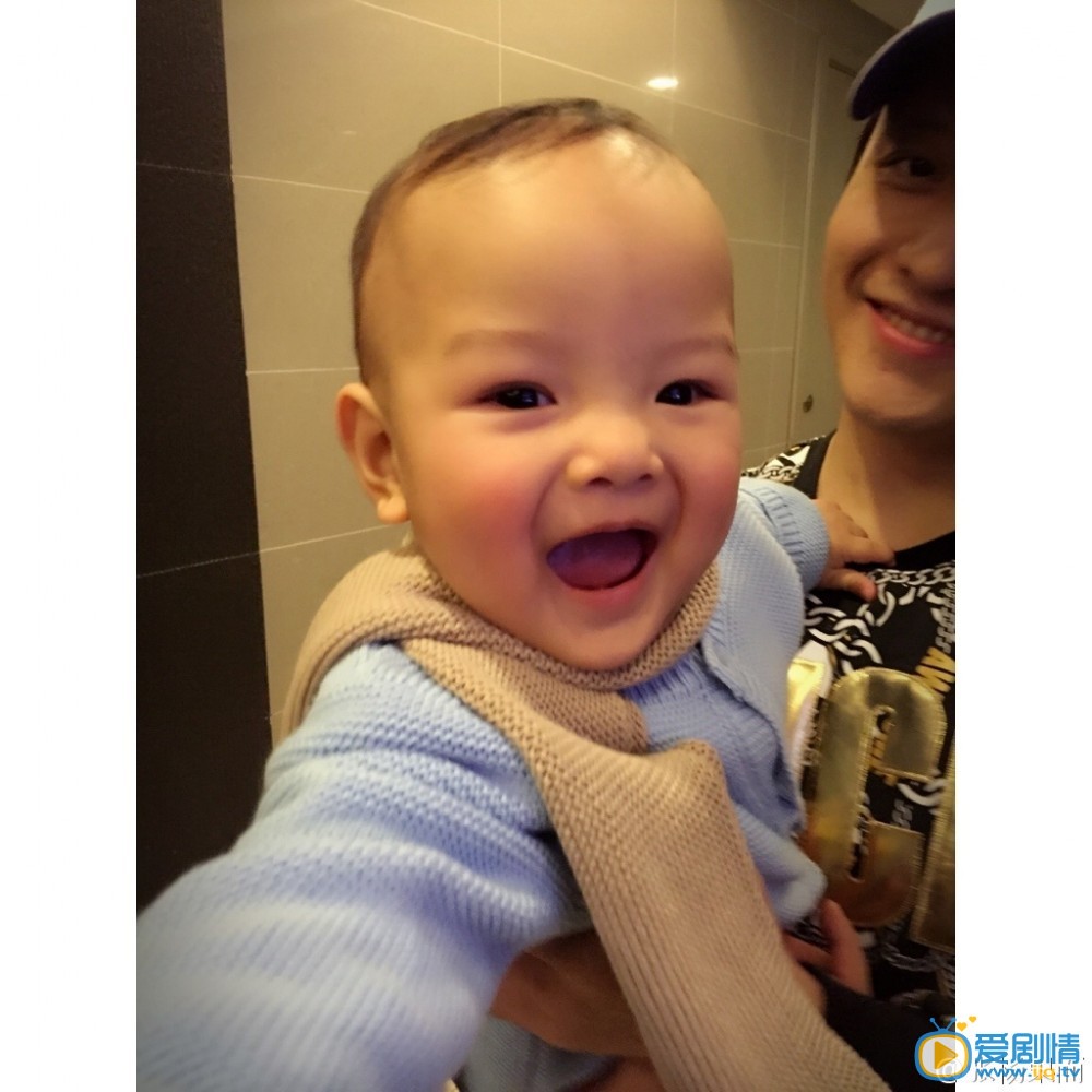 张杨果而亲子照 张杨果而高清写真_张杨果而高清剧照