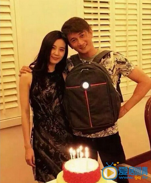 刘诗诗和老公吴奇隆亲密合影照 刘诗诗高清写真_刘诗诗高清剧照