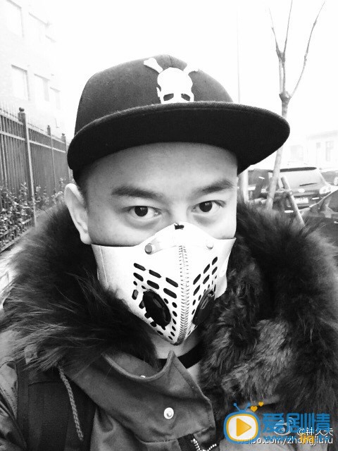 刘海戏金蟾蒙问扮演者钟久夫生活照