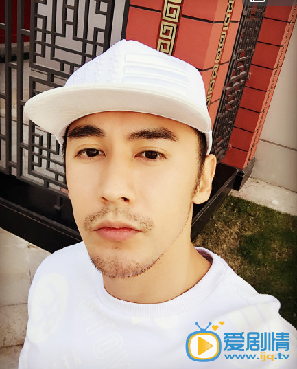 张伦硕生活照 张伦硕高清写真_张伦硕高清剧照