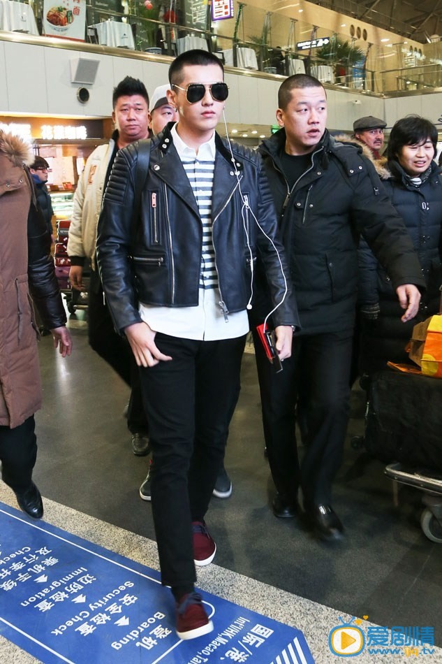 吴亦凡机场潮服照 吴亦凡高清写真_吴亦凡高清剧照