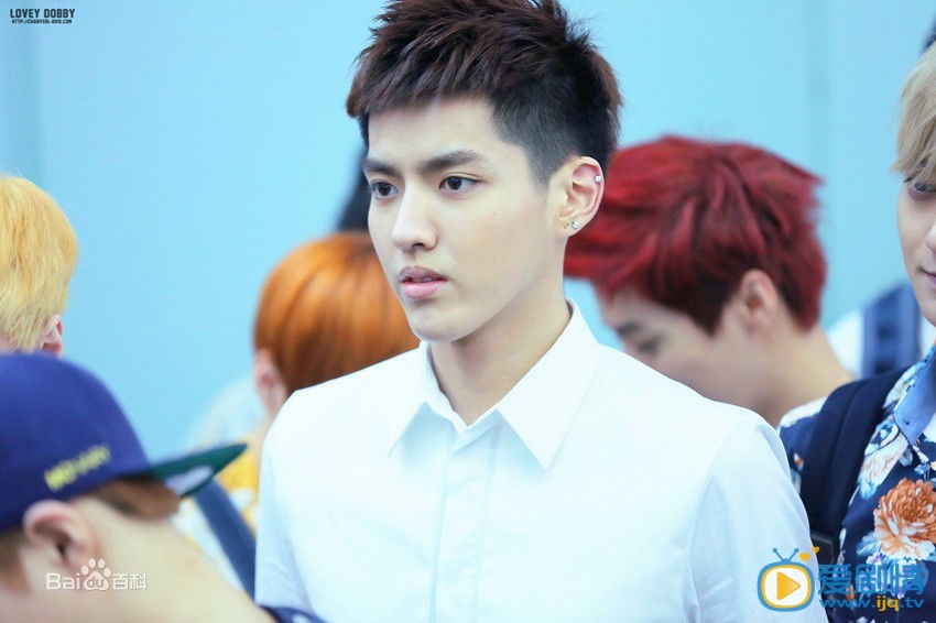 吴亦凡白衬衫校草照 吴亦凡高清写真_吴亦凡高清剧照