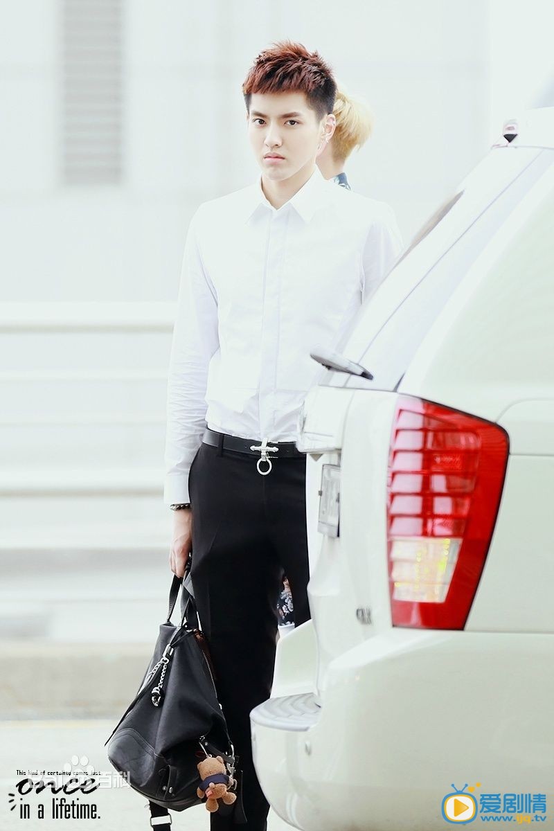 吴亦凡白衬衫校草照 吴亦凡高清写真_吴亦凡高清剧照