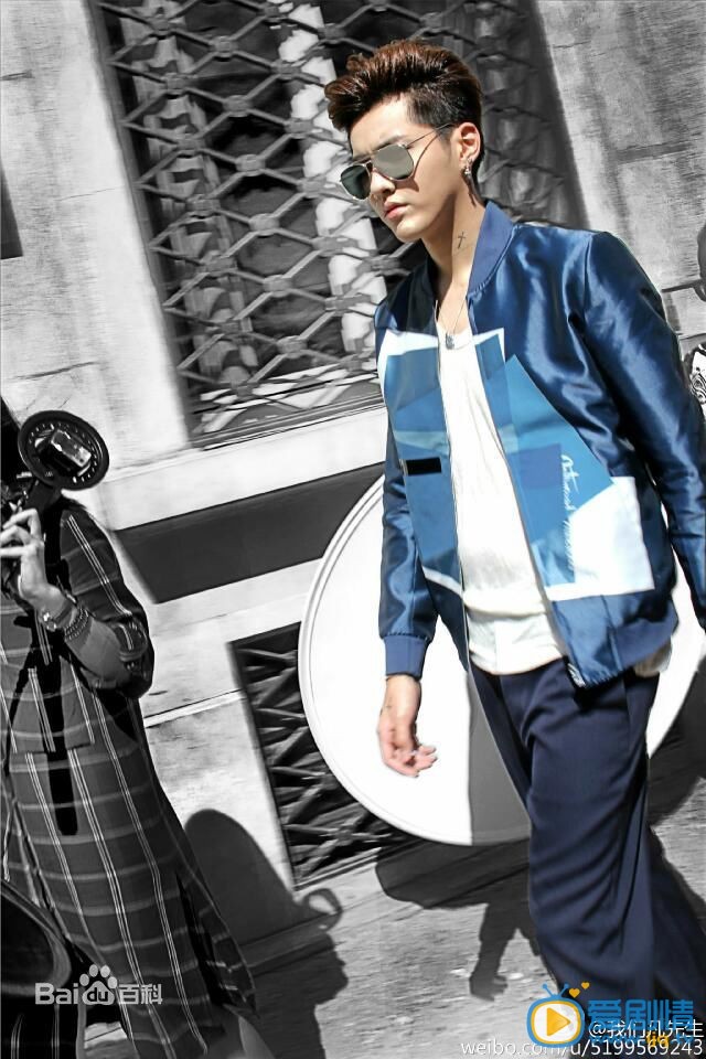 吴亦凡机场潮服照 吴亦凡高清写真_吴亦凡高清剧照