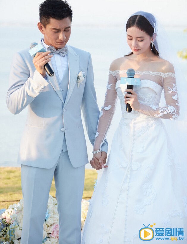 刘诗诗大婚现场婚礼组图 2016年3月20日，吴奇隆和刘诗诗在巴厘岛举行婚礼。在婚礼现场，吴奇隆向刘诗诗承诺以后一定会听话，刘诗诗感动落泪。