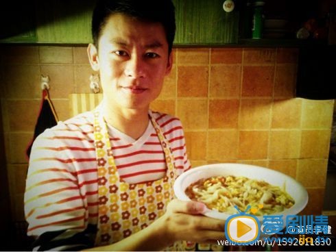 李健生活照 李健生活照