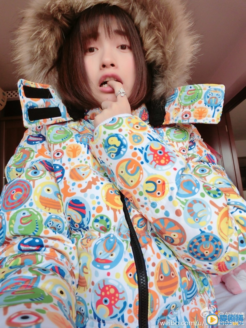 包文婧嘟嘴卖萌照 包文婧高清写真_包文婧高清剧照