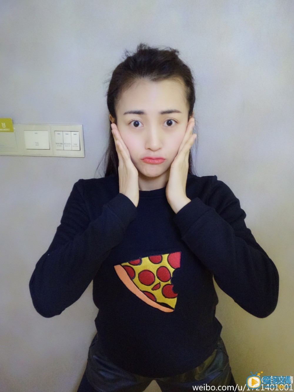 包文婧嘟嘴卖萌照 包文婧高清写真_包文婧高清剧照