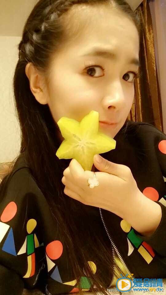李明珠卖萌照 李明珠高清写真_李明珠高清剧照