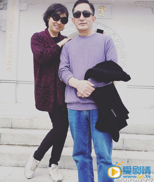 姜尘姜尘和家人合影 姜尘高清写真_姜尘高清剧照
