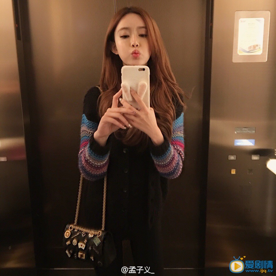 孟子义嘟嘴卖萌照 孟子义高清写真_孟子义高清剧照