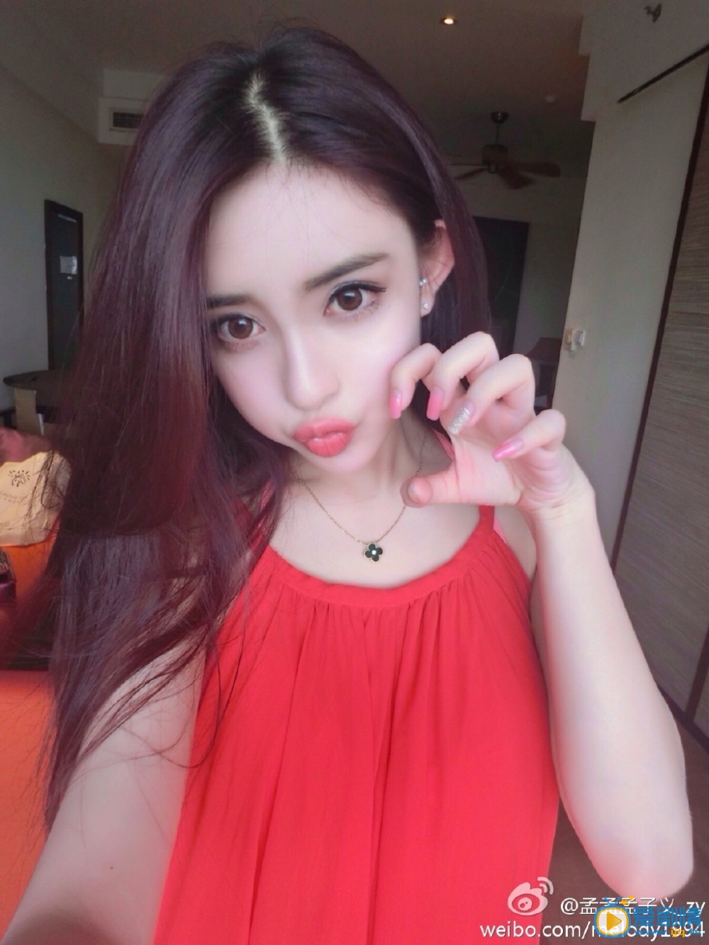孟子义嘟嘴卖萌照 孟子义高清写真_孟子义高清剧照