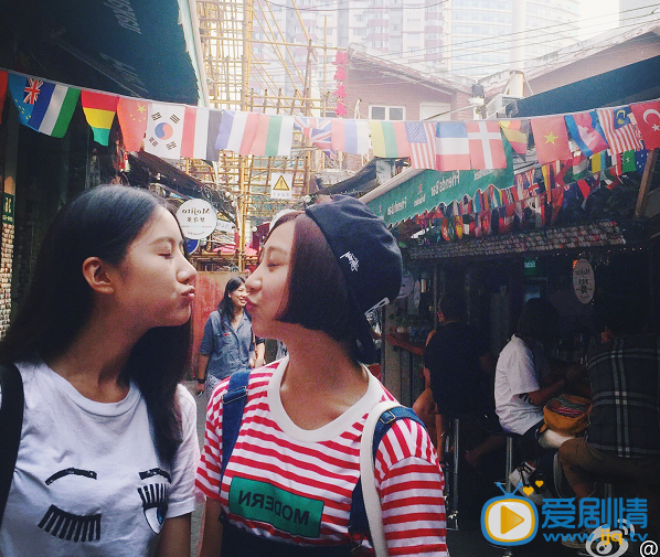 吴优吴优和朋友合影照 吴优高清写真_吴优高清剧照