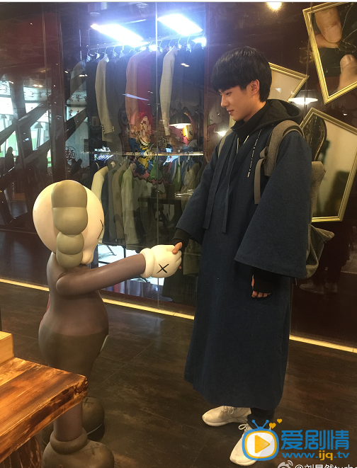 刘昊然生活照 刘昊然高清写真_刘昊然高清剧照