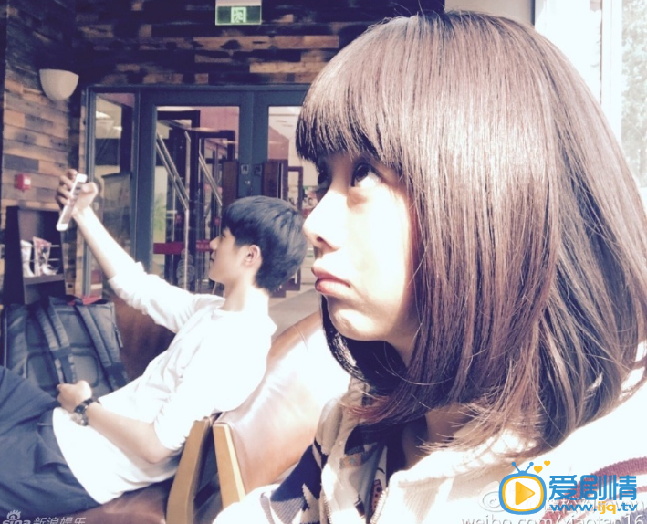 刘昊然刘昊然和谭松韵合影照 刘昊然高清写真_刘昊然高清剧照