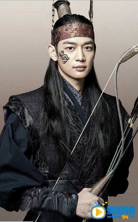 高雅拉《花郎：The Beginning》剧照 高雅拉个人资料介绍简介高雅拉《花郎：The Beginning》剧照高雅拉高清照片