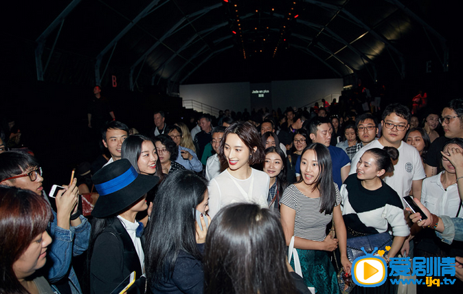 张俪活动照 张俪活动照