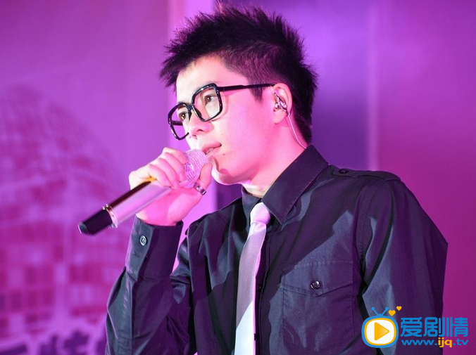 王栎鑫演唱会照片 王栎鑫高清写真_王栎鑫高清剧照