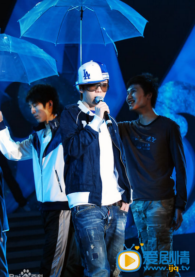 王栎鑫2008年宁波跨年演唱会 王栎鑫高清写真_王栎鑫高清剧照